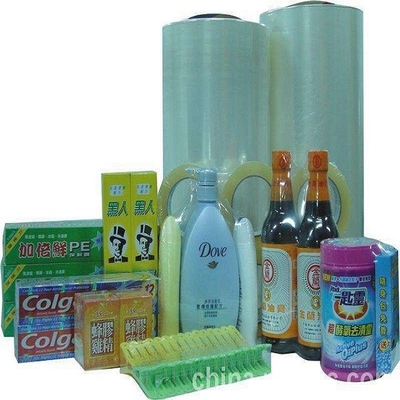 Chiaro film di strizzacervelli di plastica della poliolefina del paginone centrale del film dell'imballaggio degli strizzacervelli del rotolo POF per le necessità quotidiane